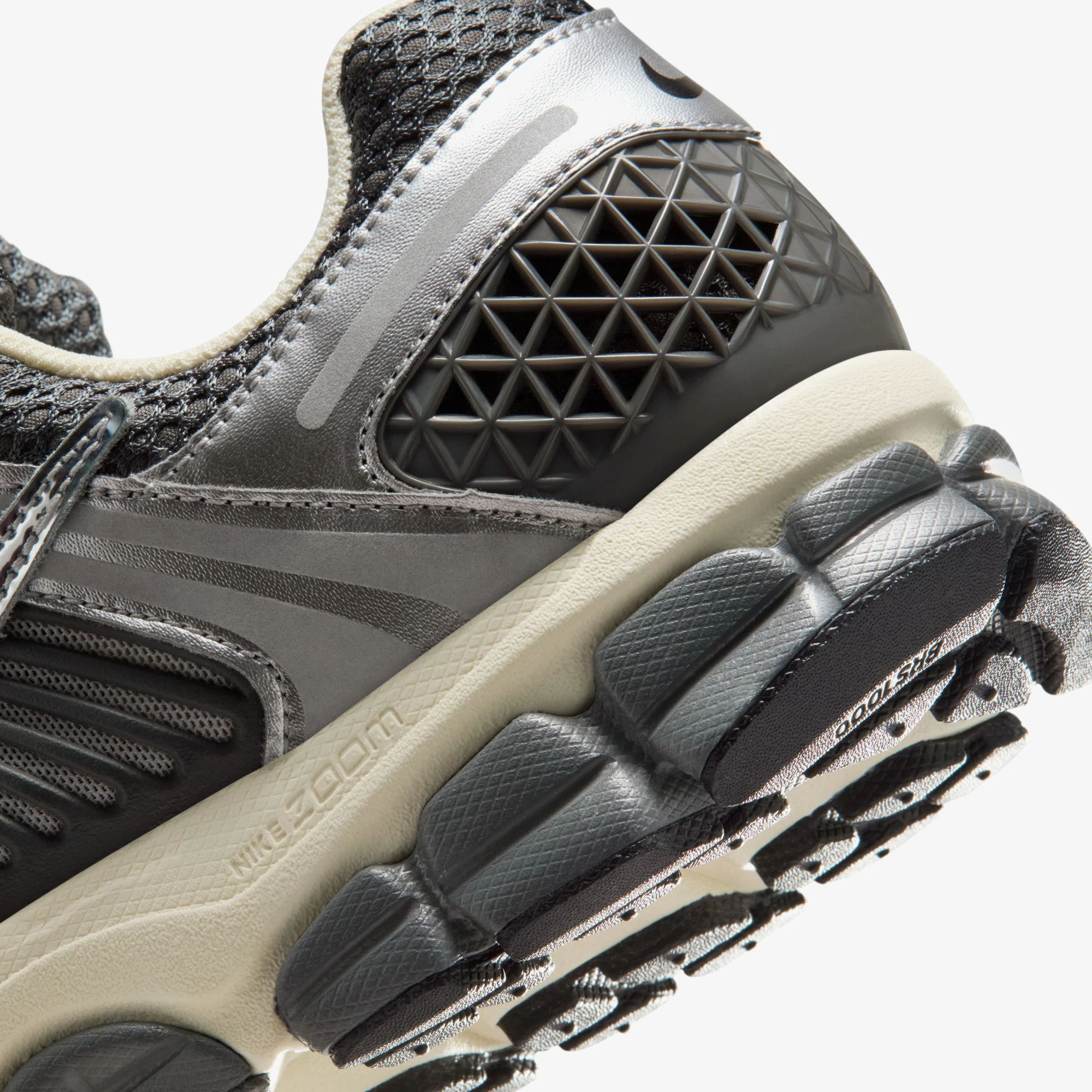 Nike Zoom Vomero 5 'Iron Grey Chrome' - WUNDER