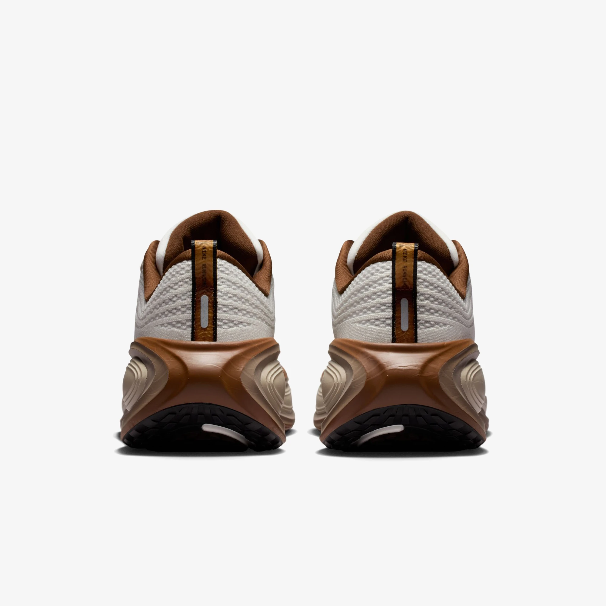 Vomero Plus 'Sail and Baroque Brown'