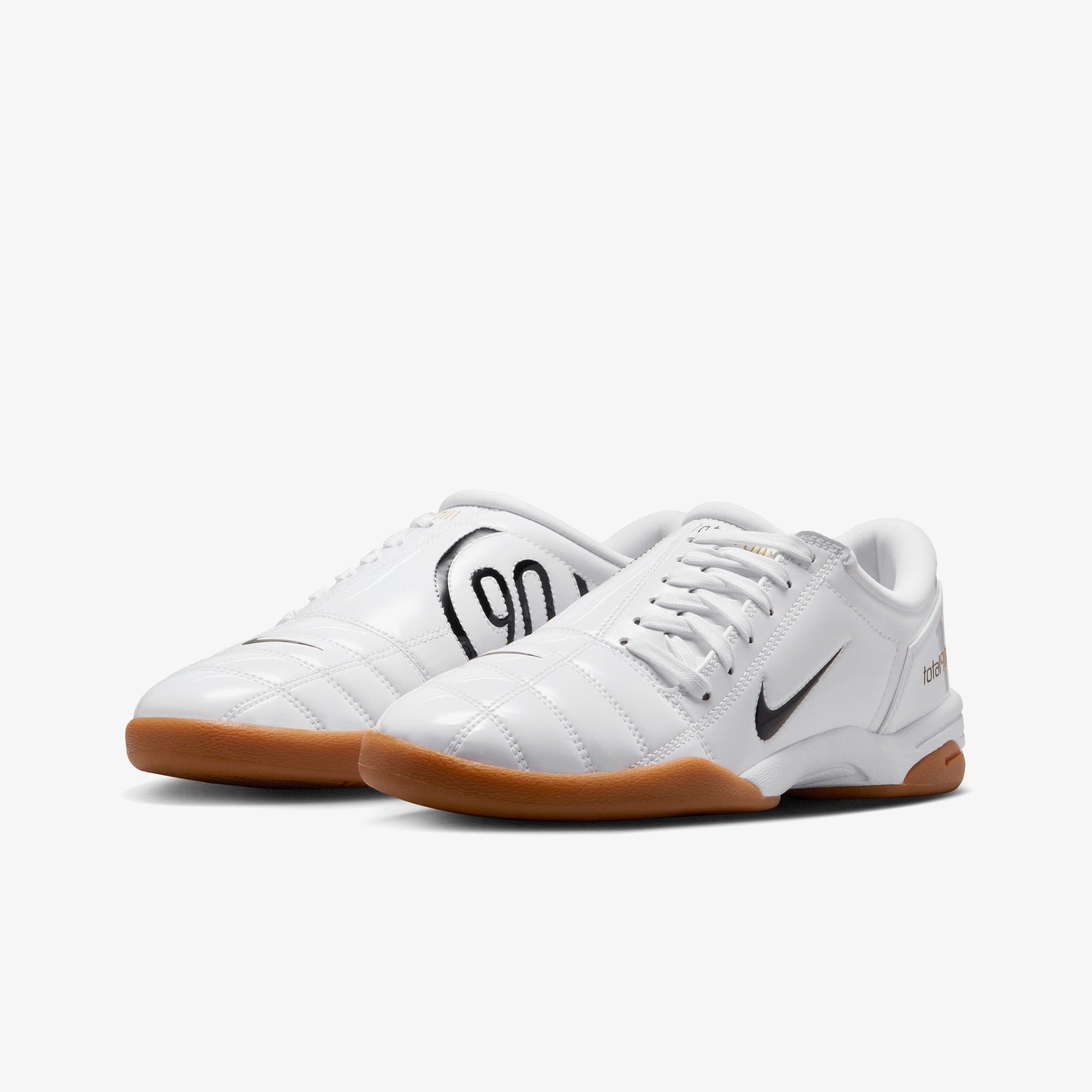 Total 90 3 'Patent White Black' (W)