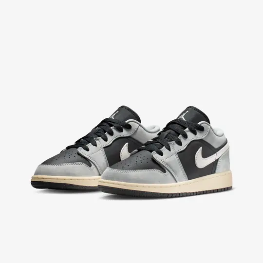 Air Jordan 1 Low SE 'Light Smoke Grey Sail' (GS) - Görsel 4