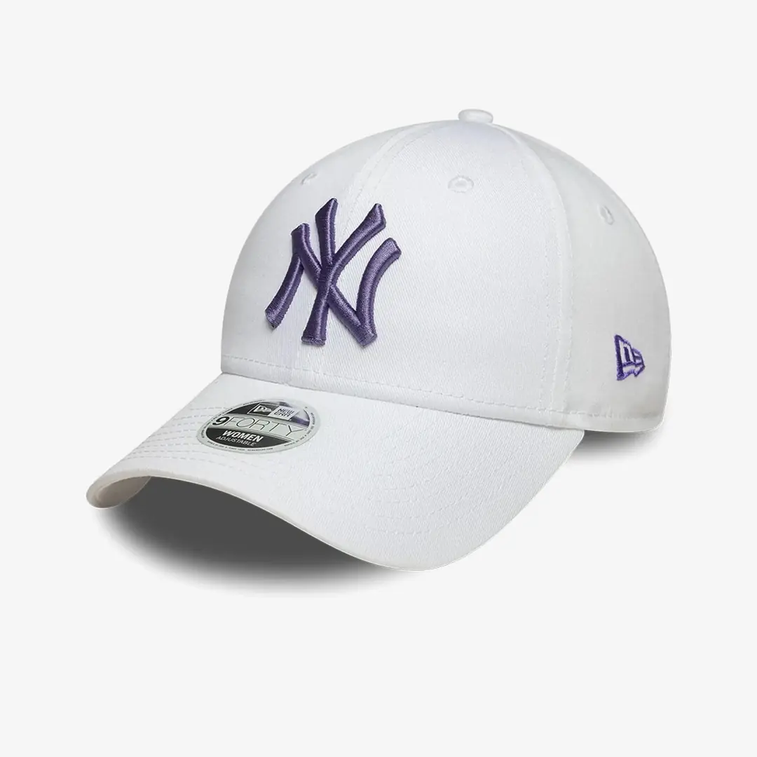 New Era New York Yankees League Essential 9FORTY Adjustable Cap