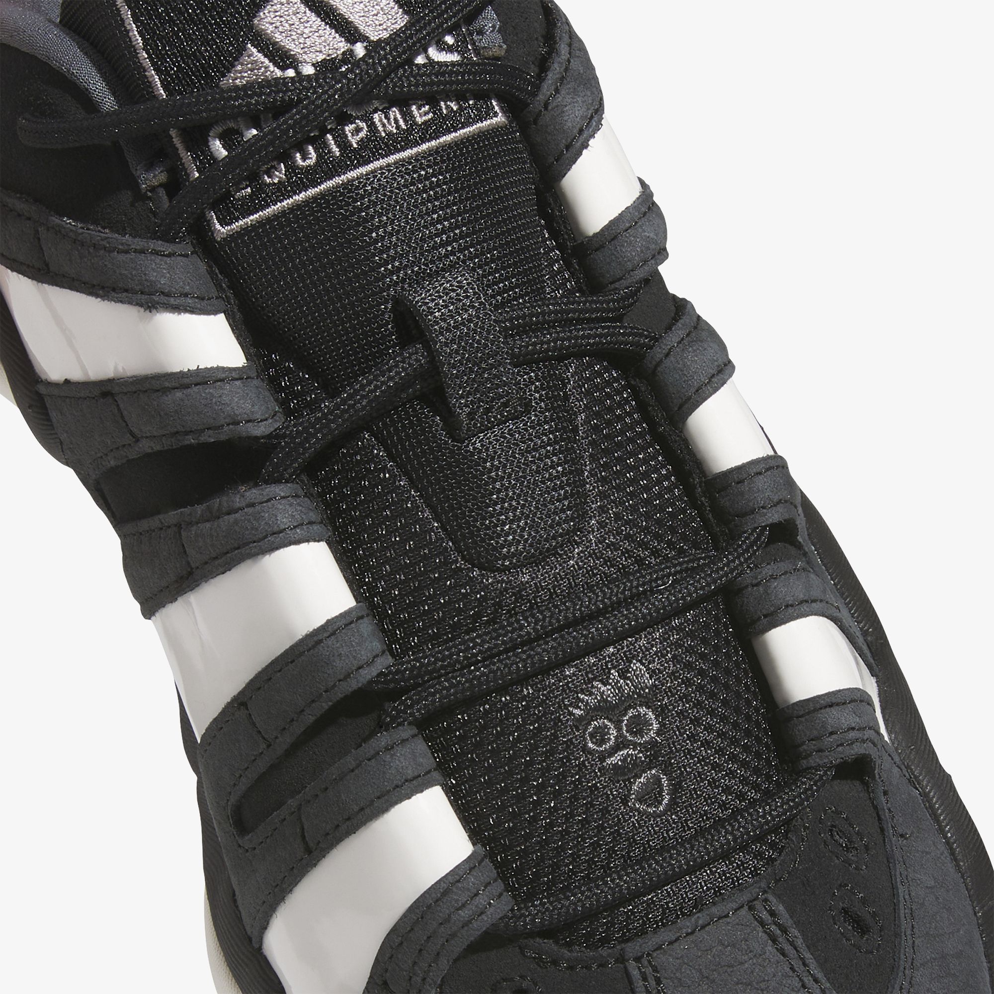 Crazy 8 Low 'Core Black'