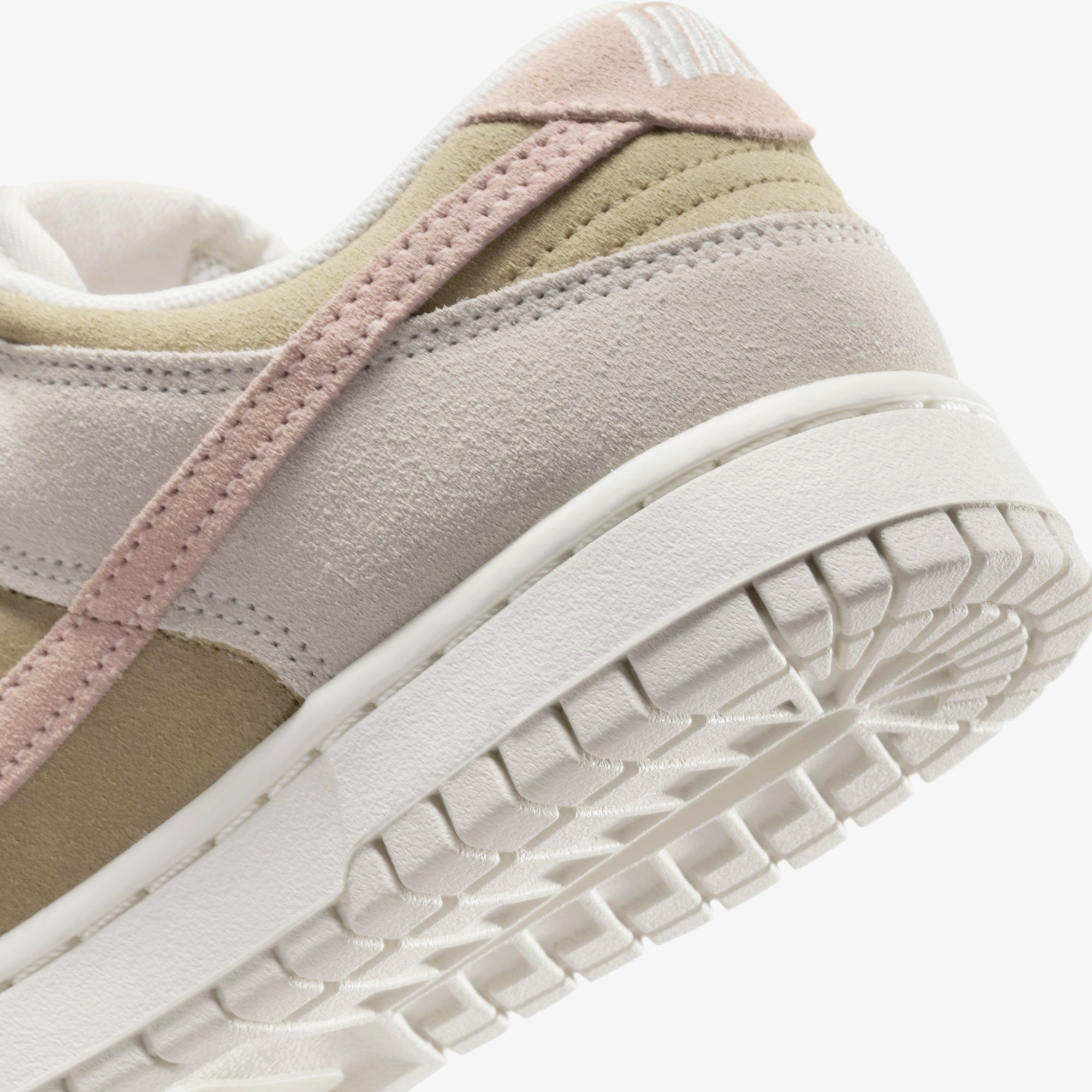 Dunk Low 'Phantom Washed Coral' (W)