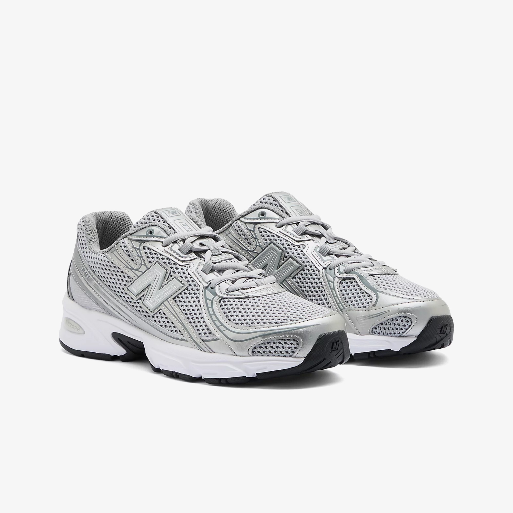 740v2 'Silver Castlerock'