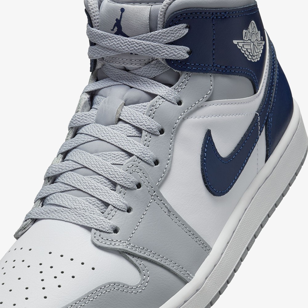 Air Jordan 1 Mid 'Wolf Grey Midnight Navy'