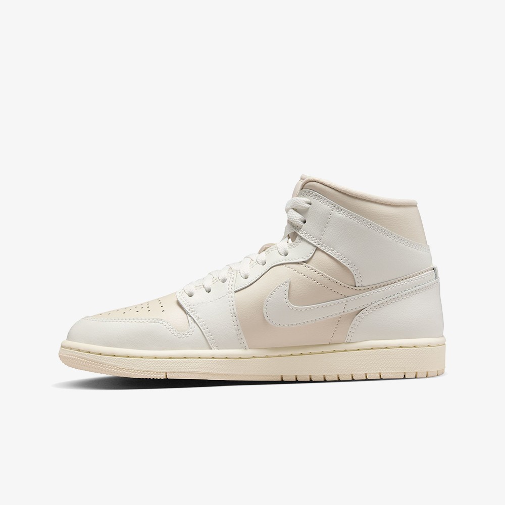 Air Jordan 1 Mid 'Legend Light Brown' (W)