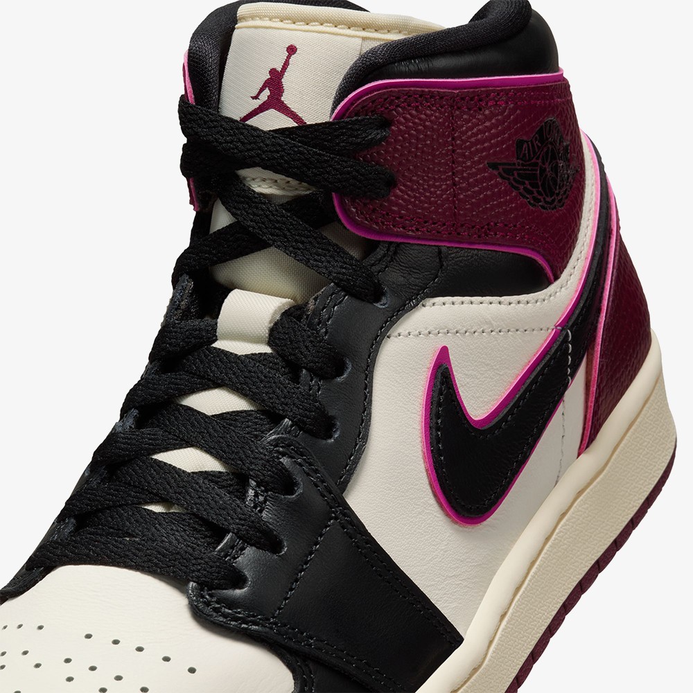 Air Jordan 1 Mid 'Bordeaux' (W)