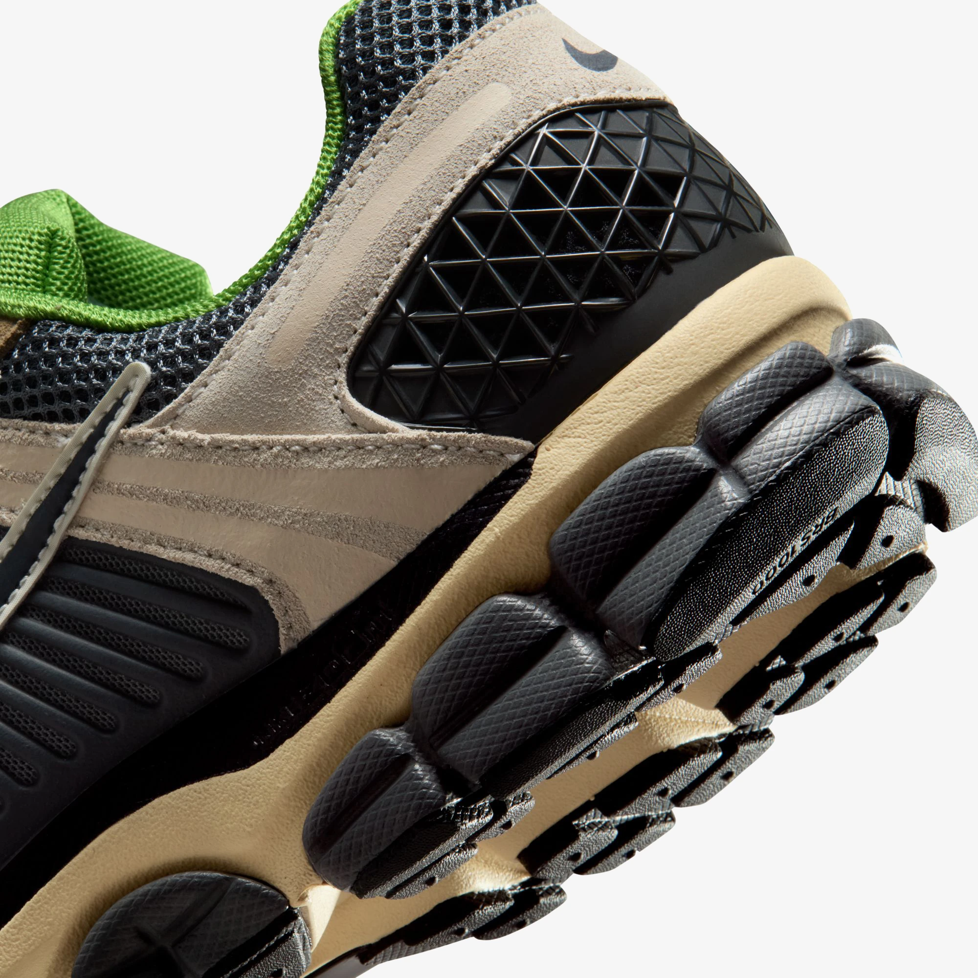  Zoom Vomero 5 'Pale Ivory Chlorophyll'