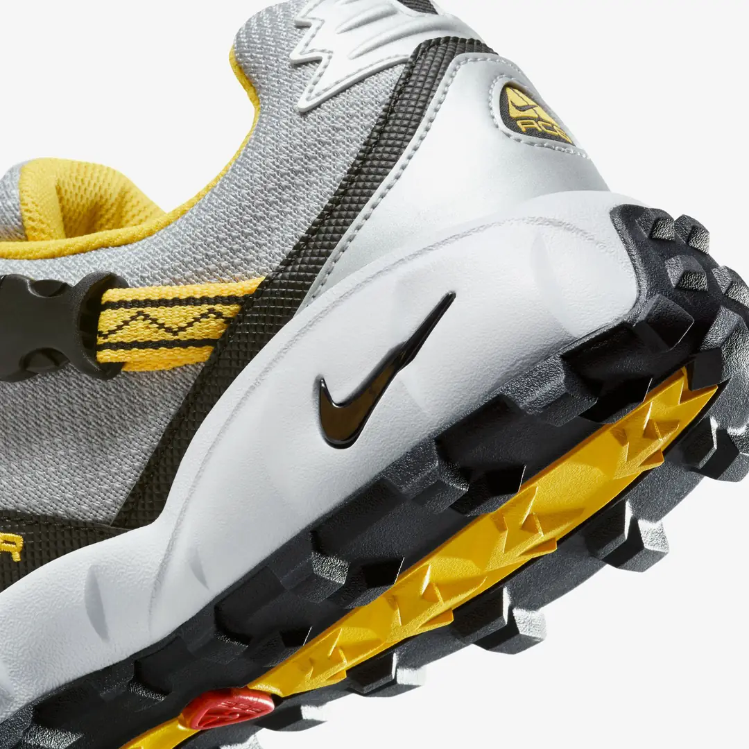 Nike ACG Phassad 'Yellow Zest and Metallic Silver' - WUNDER