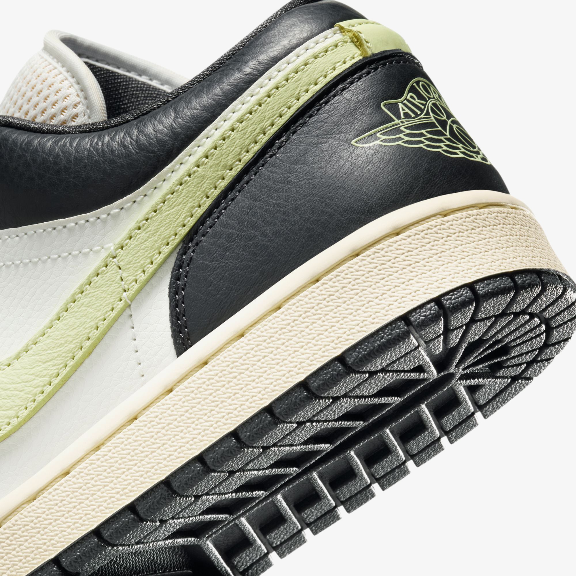 Air Jordan 1 Low SE 'Fall League' (W)