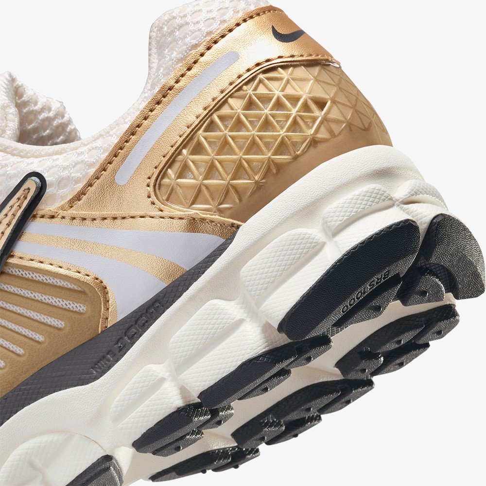 Zoom Vomero 5 'Metallic Gold'