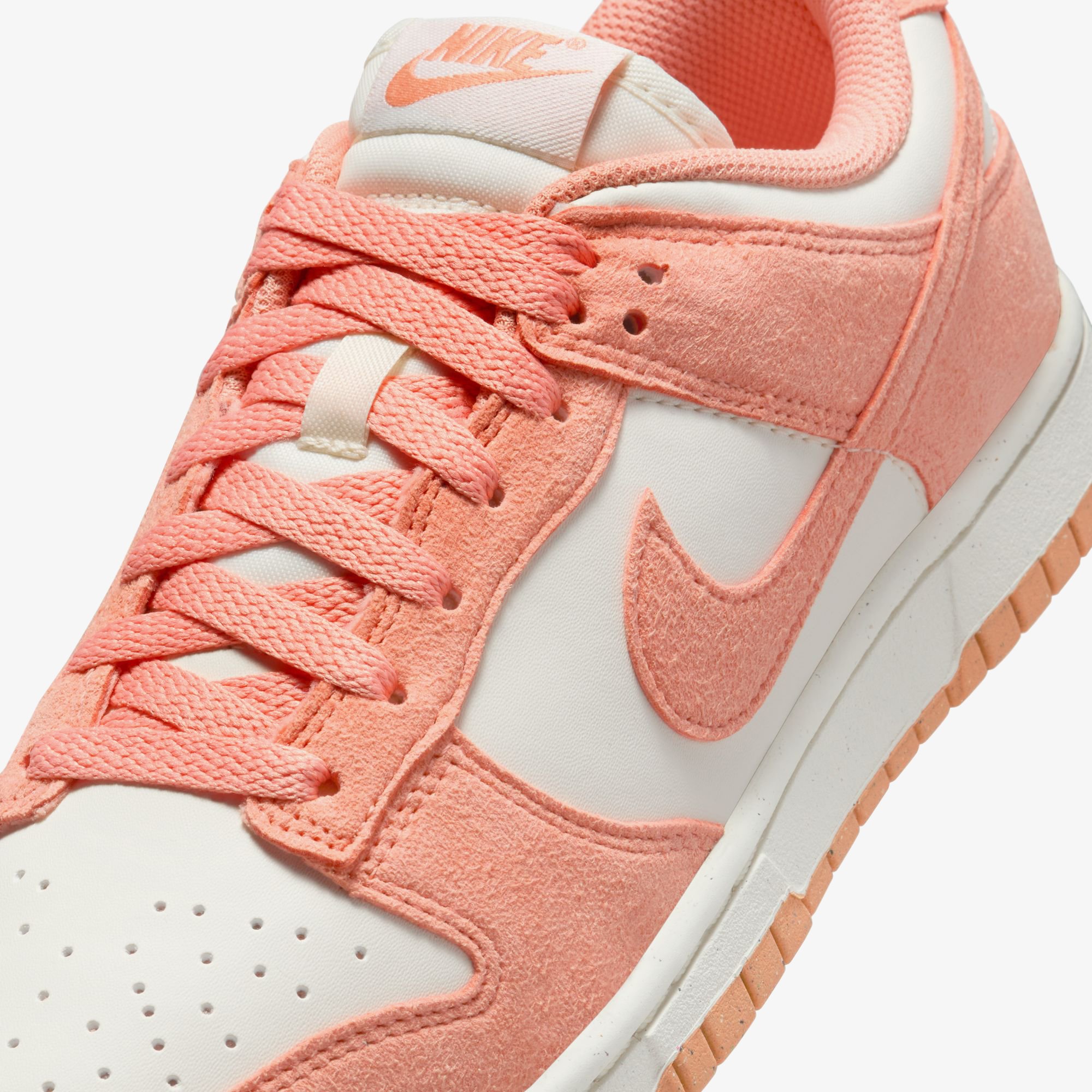 Dunk Low 'Apricot Agate'