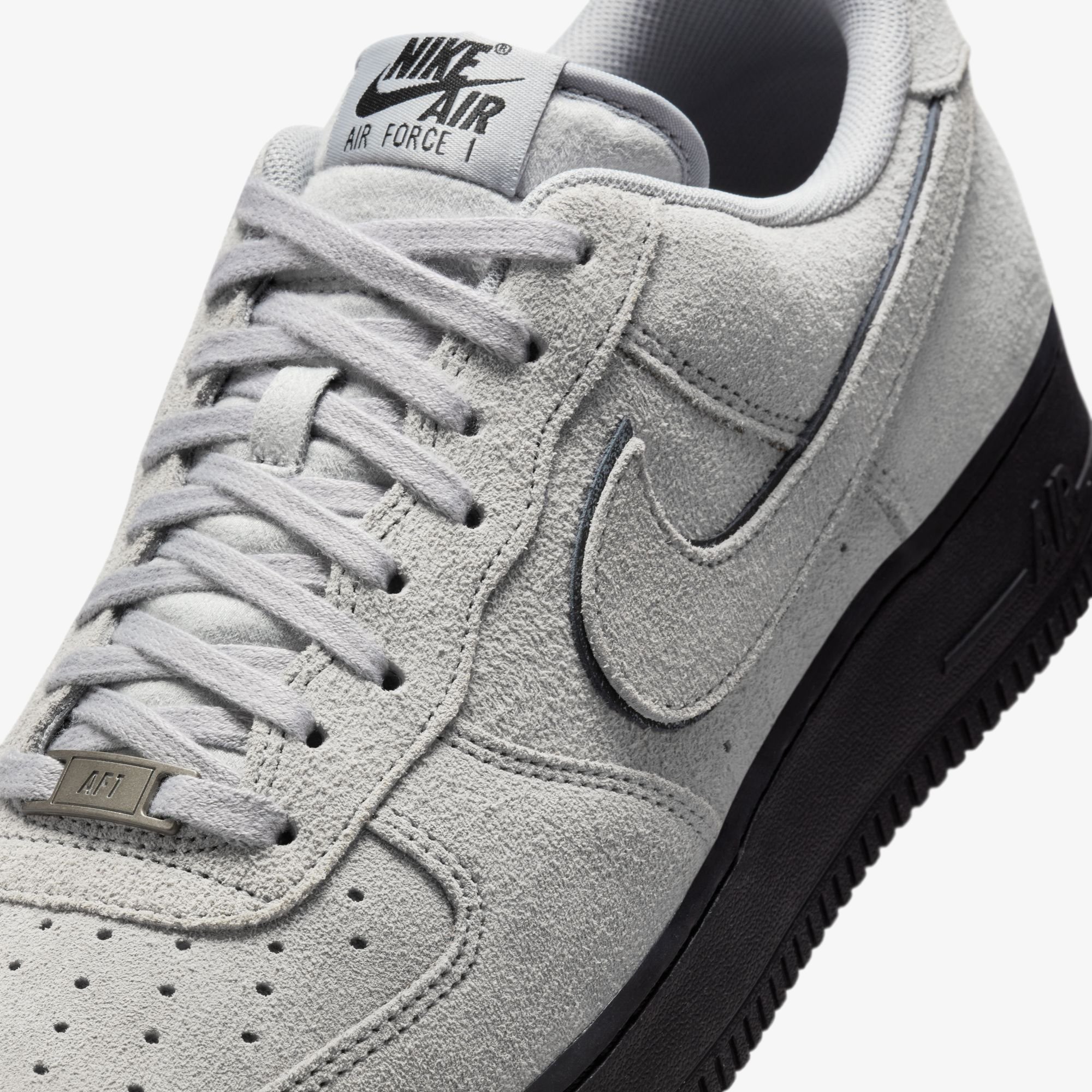 Air Force 1 '07 LV8 'Light Smoke Grey'
