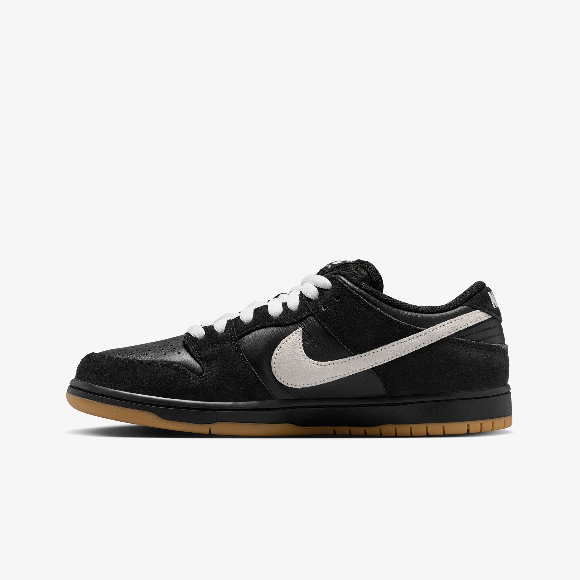 SB Dunk Low Pro 'Black White Gum'