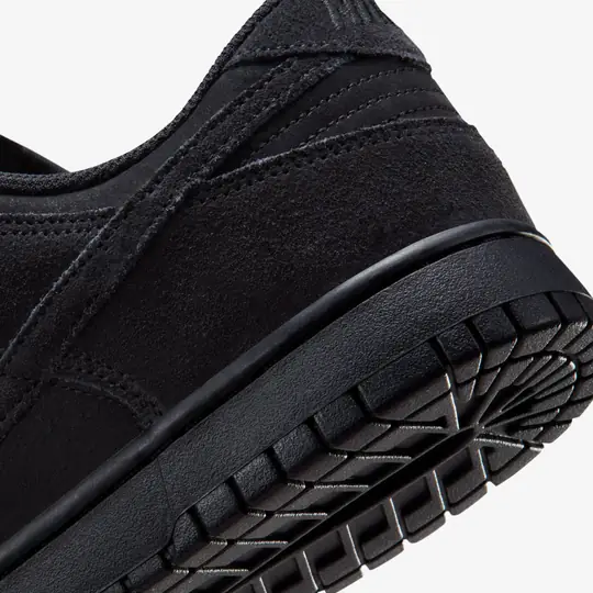 Dunk Low Retro SE 'Triple Black' - Görsel 9