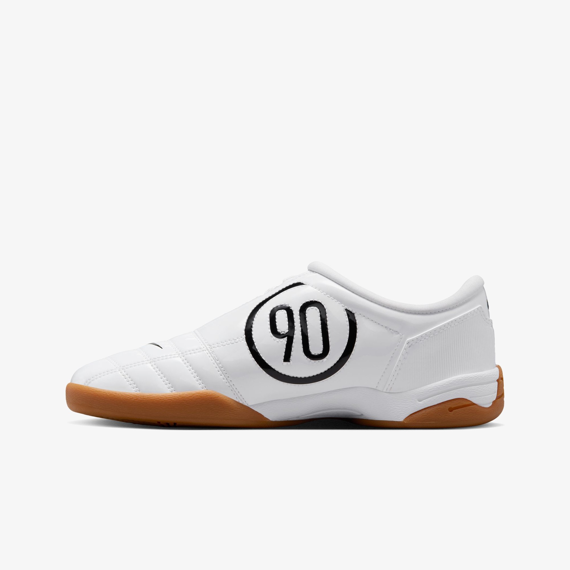 Total 90 3 'Patent White Black' (W)