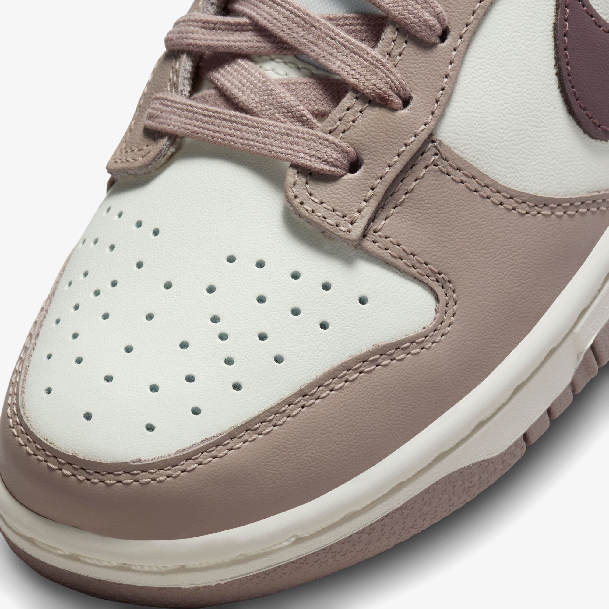 Dunk Low 'Diffused Taupe'