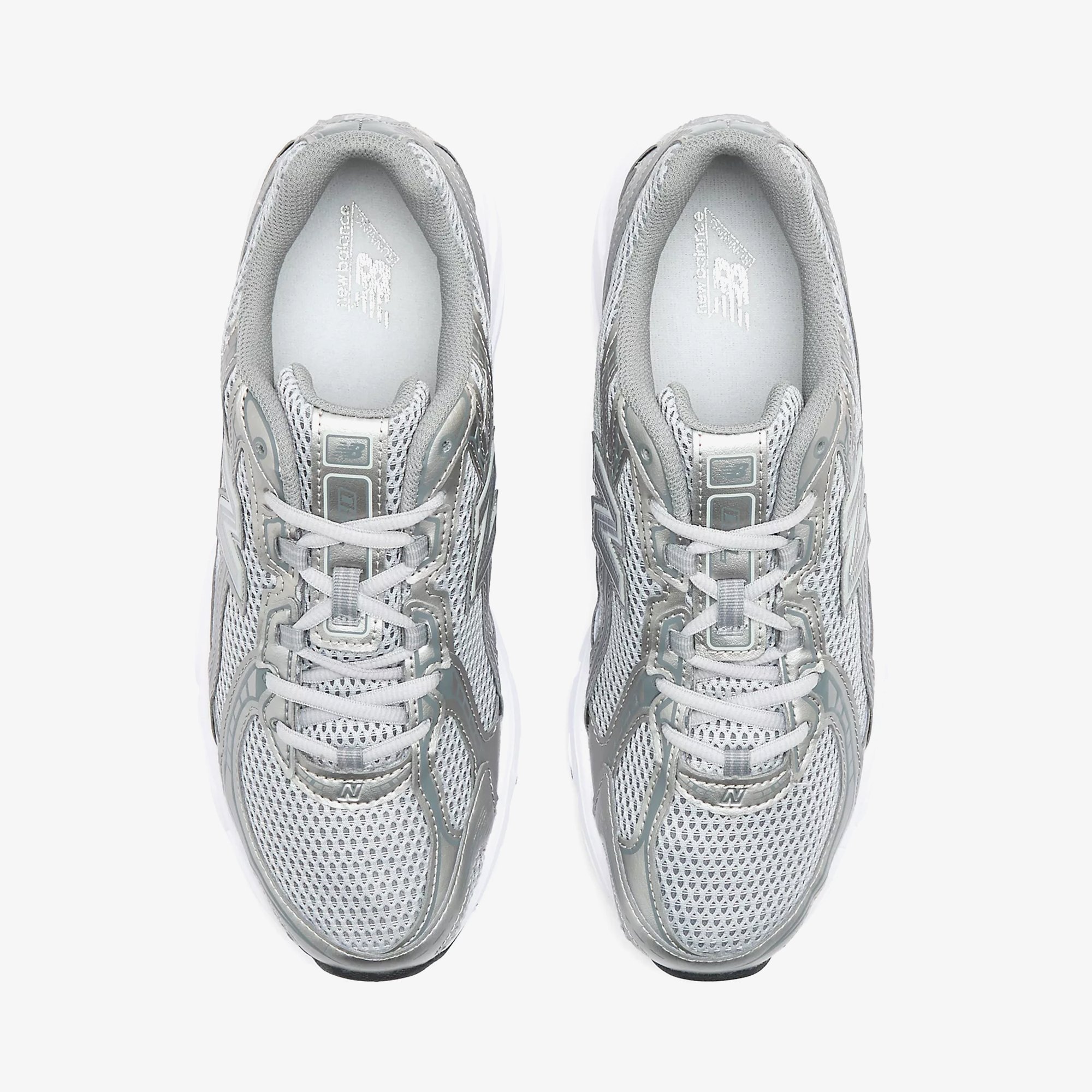 740v2 'Silver Castlerock'
