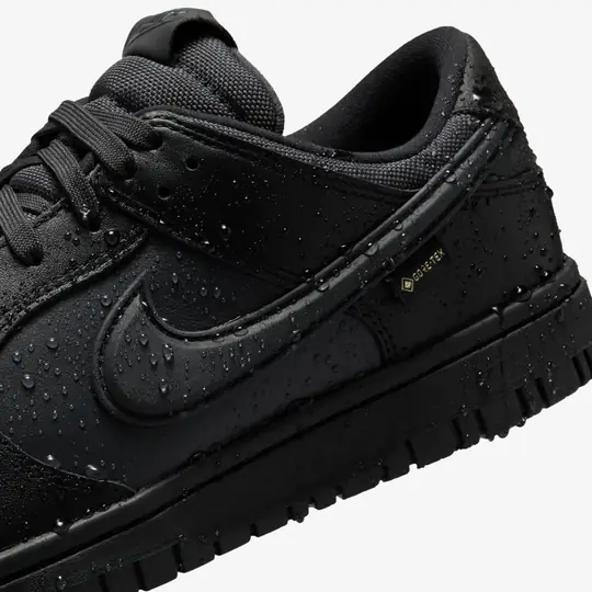 Dunk Low Gore-Tex 'Triple Black' - Görsel 10
