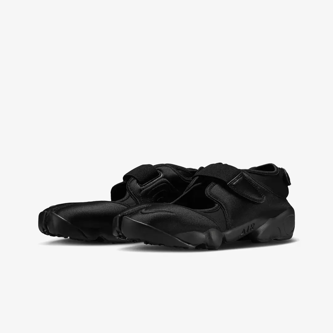 Nike Air Rift 'Triple Black Satin' (W) - WUNDER
