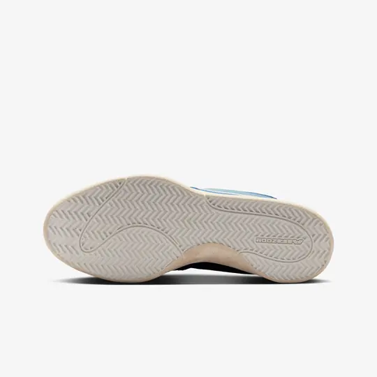 Book 1 'Blue Blood' - Görsel 4