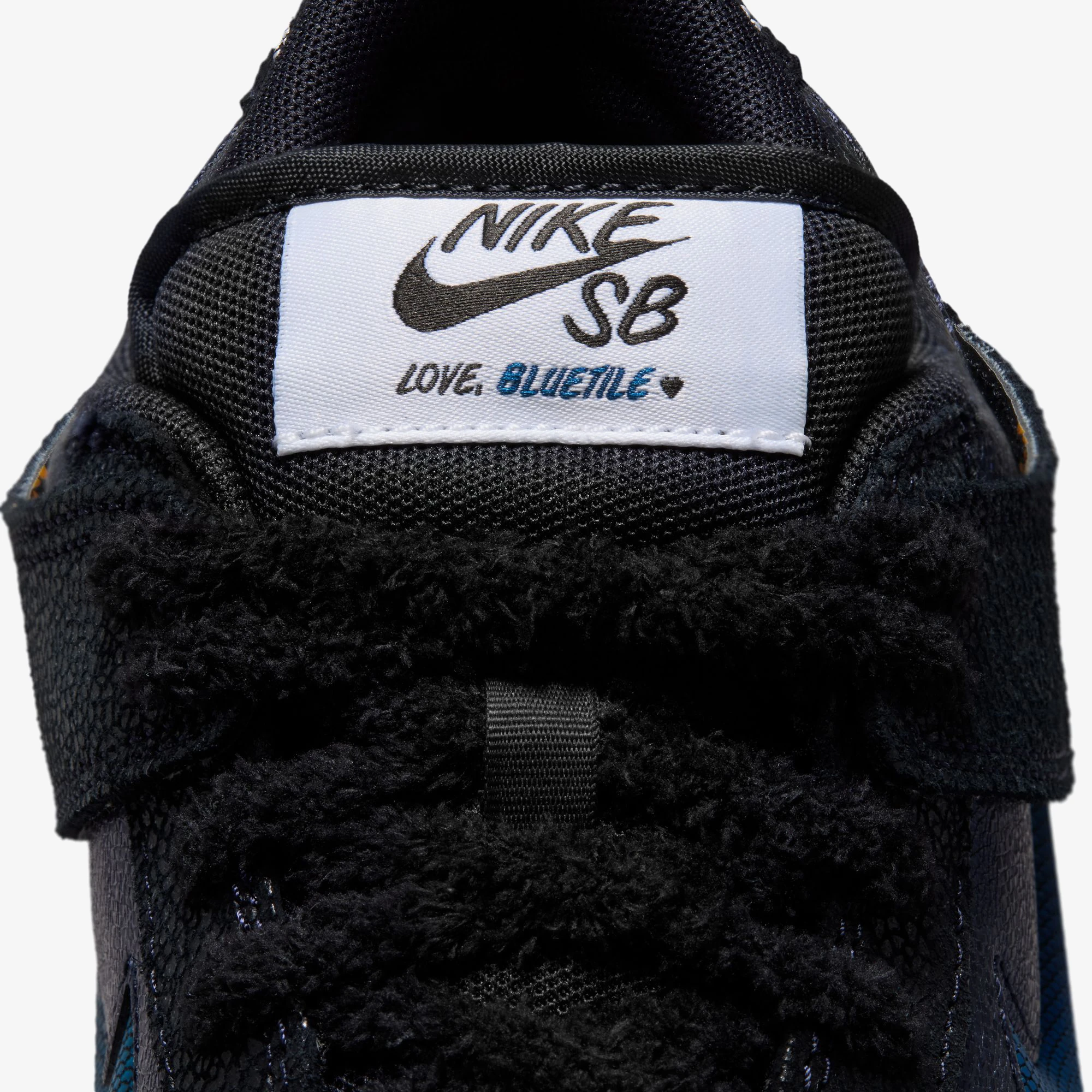 Nike SB Dunk Low x Bluetile 'Pitch Blue & Black' - WUNDER