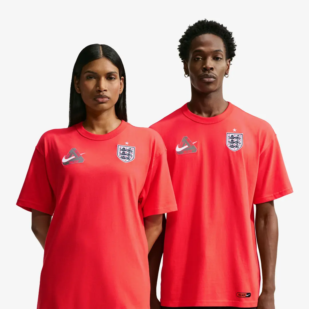 Nike x Palace England T-Shirt 'Crimson' - WUNDER