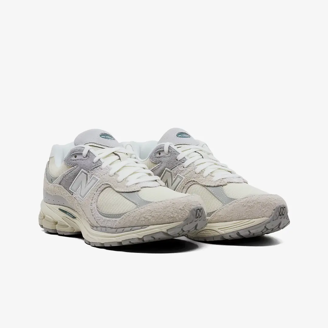 New Balance 2002R 'Linen' - WUNDER