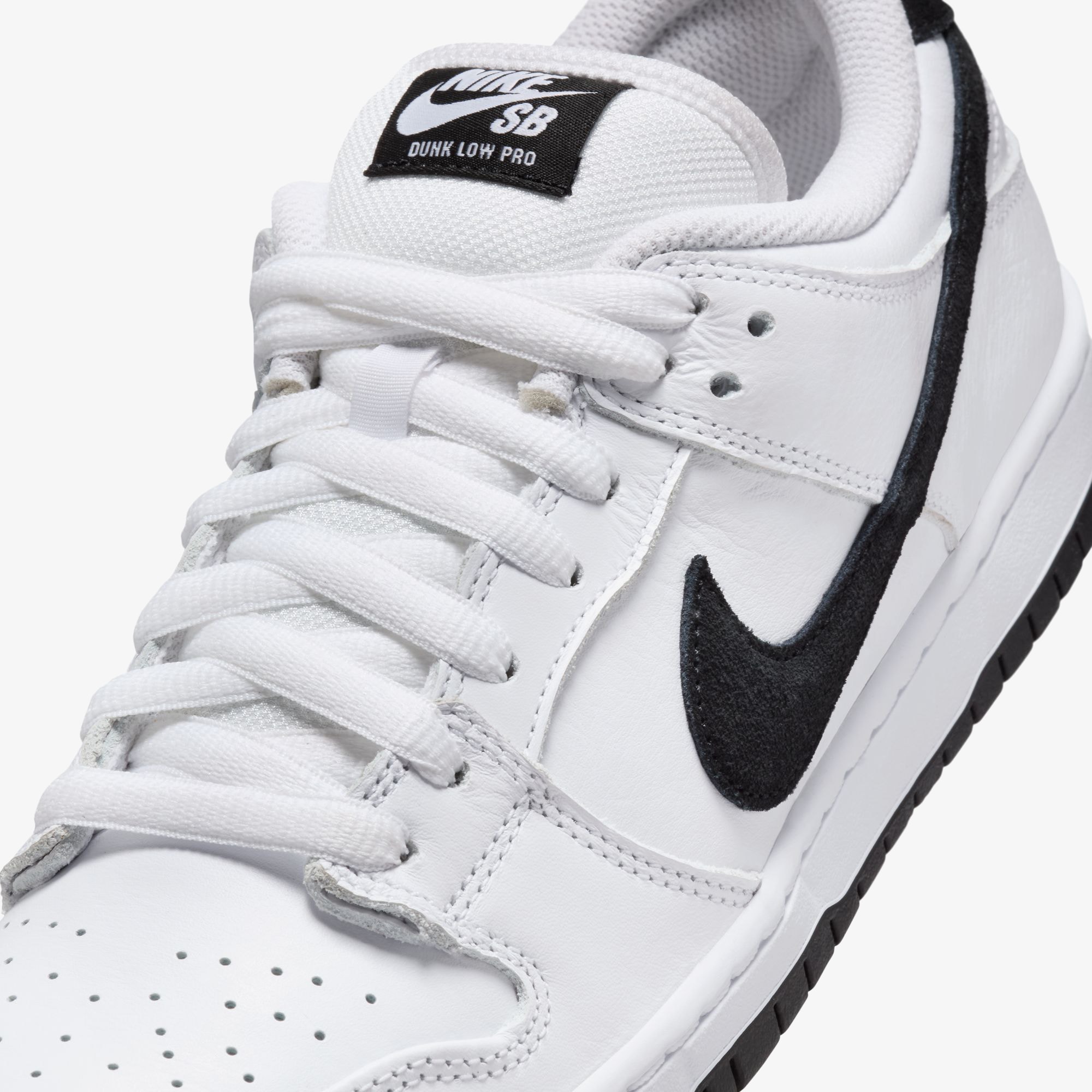 SB Dunk Low Pro 'White Black'