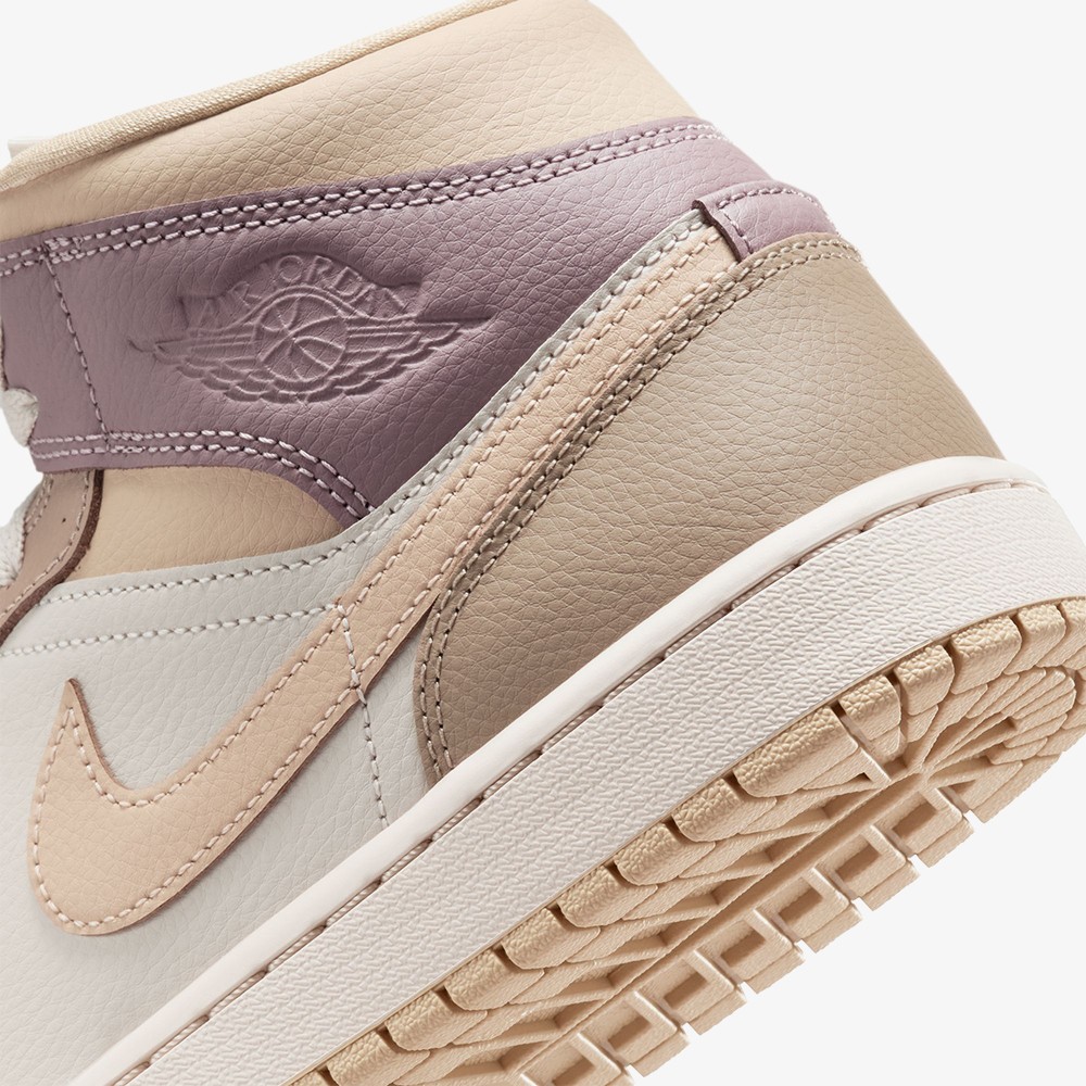 Air Jordan 1 Mid 'Team Gold Taupe'