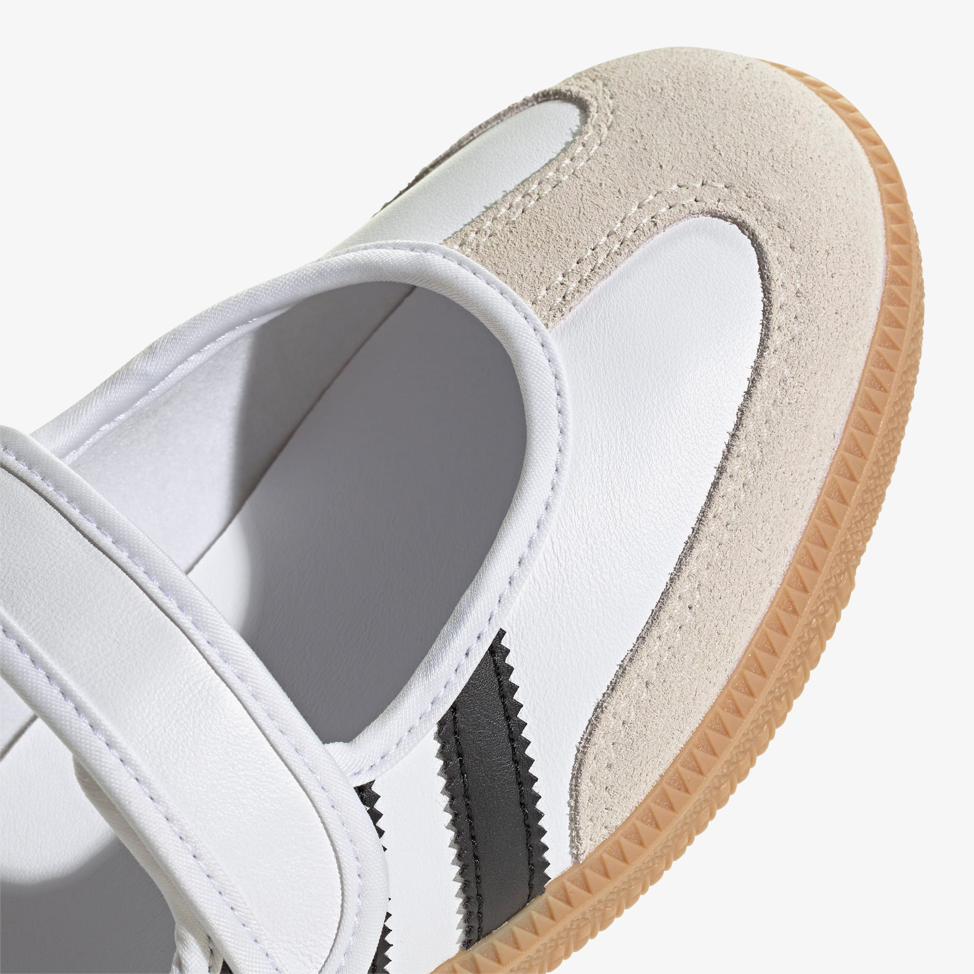 Samba Jane 'Cloud White'