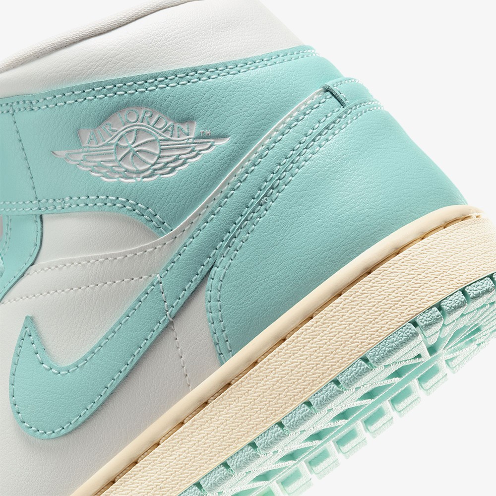 Air Jordan 1 Mid 'Light Dew' (W)