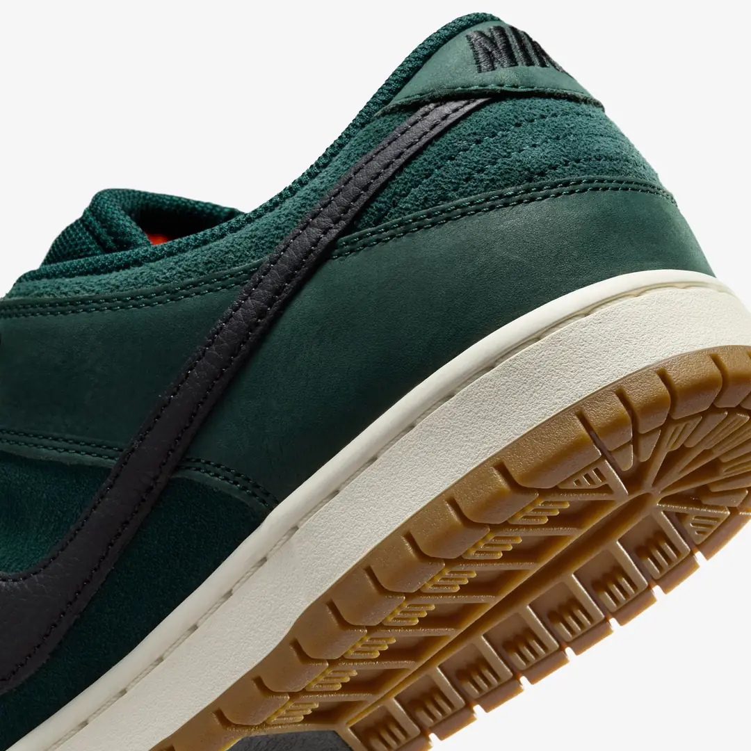 Nike SB Dunk Low 'Deep Fir' - WUNDER