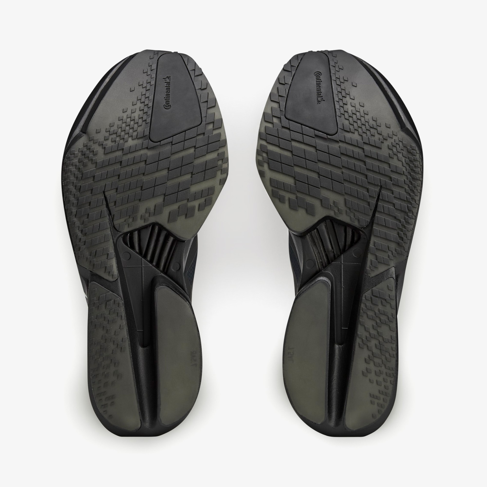 Adios Pro 4 'Black'