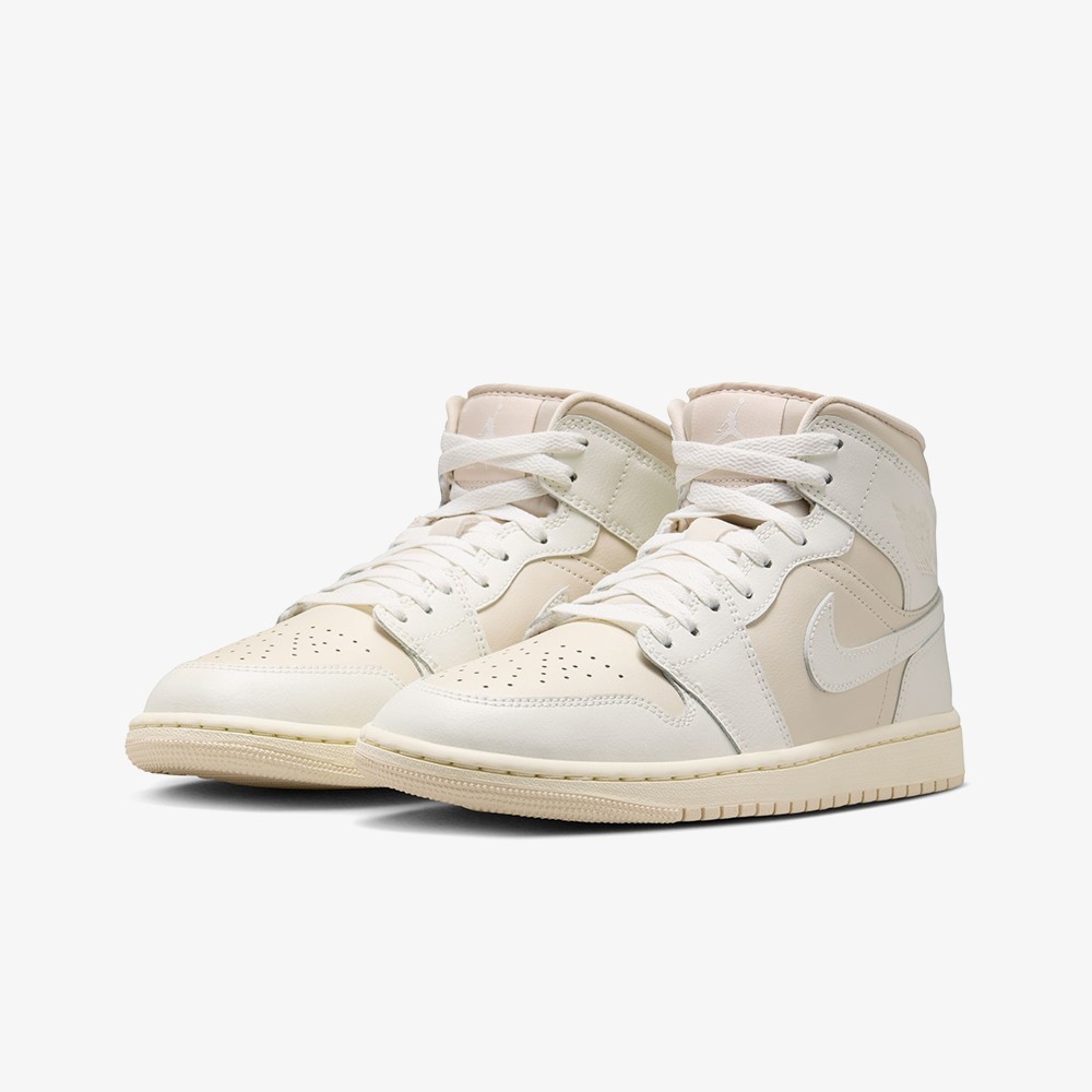 Air Jordan 1 Mid 'Legend Light Brown' (W)