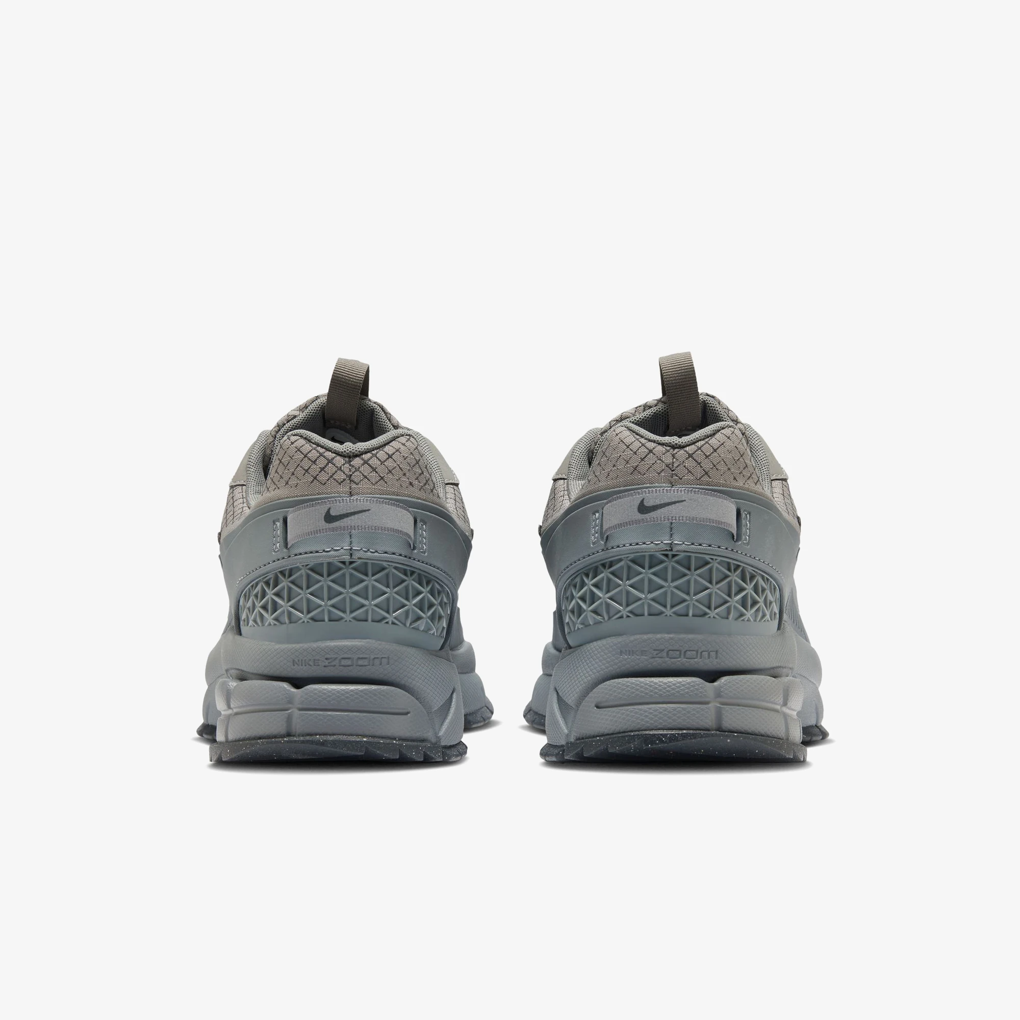 Zoom Vomero 5 Roam 'Metallic Platinum'