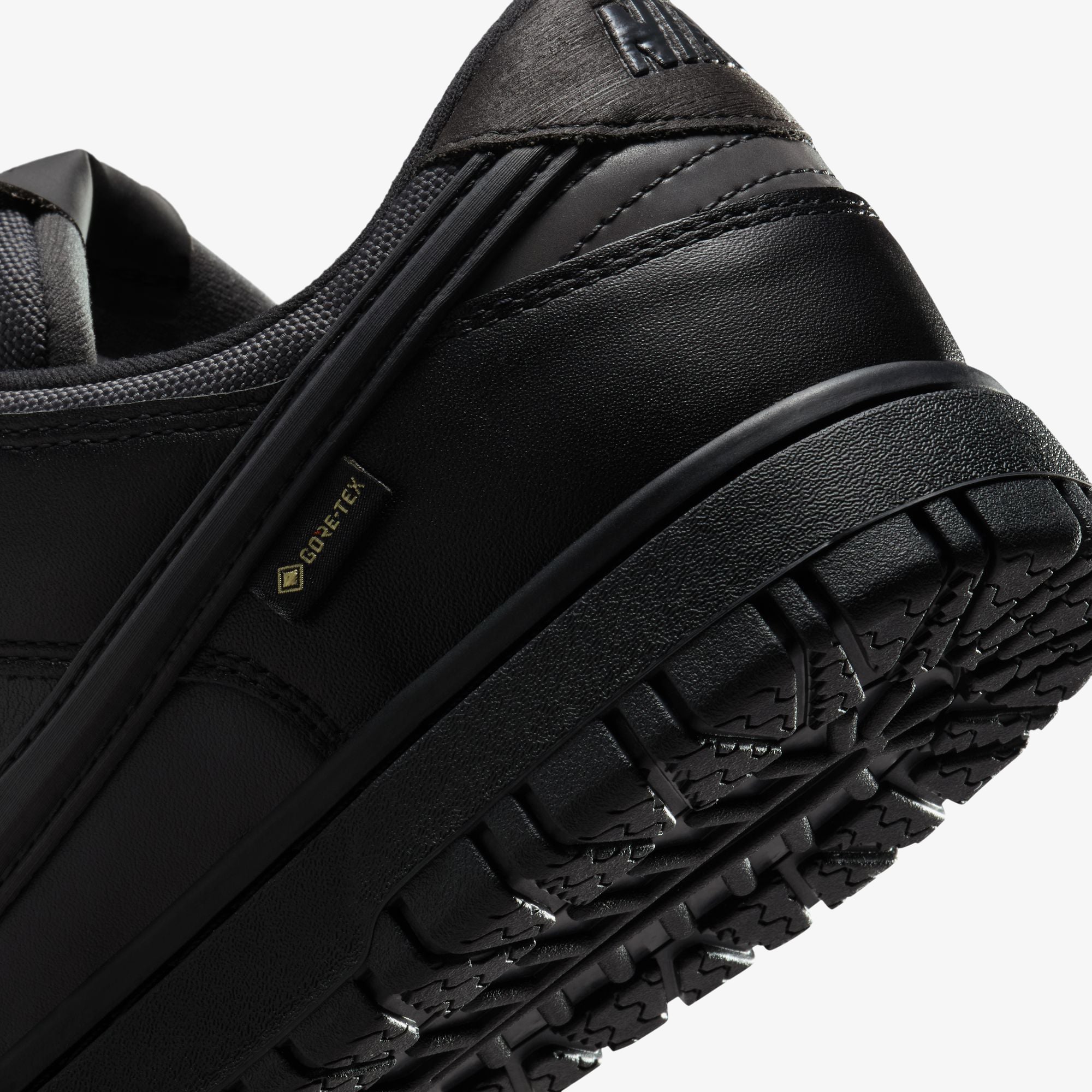 Dunk Low Gore-Tex 'Triple Black'
