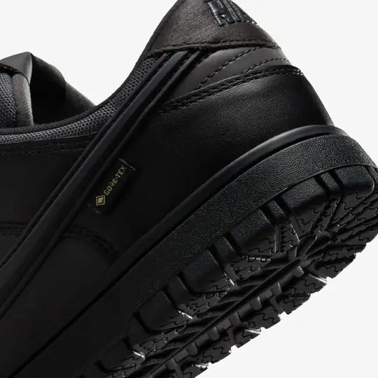 Dunk Low Gore-Tex 'Triple Black' - Görsel 9