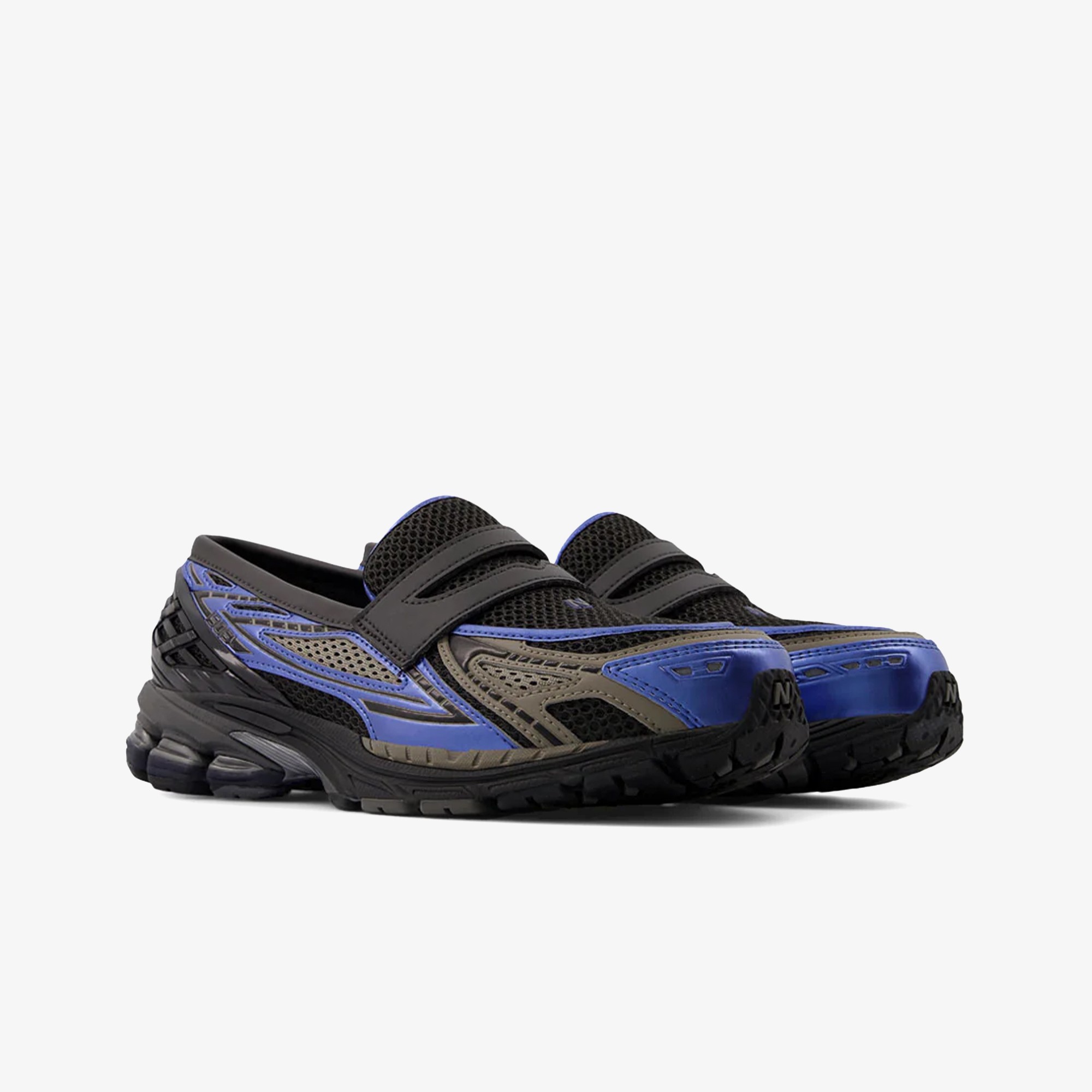 1906L 'Black Cement Blue Gemstone'