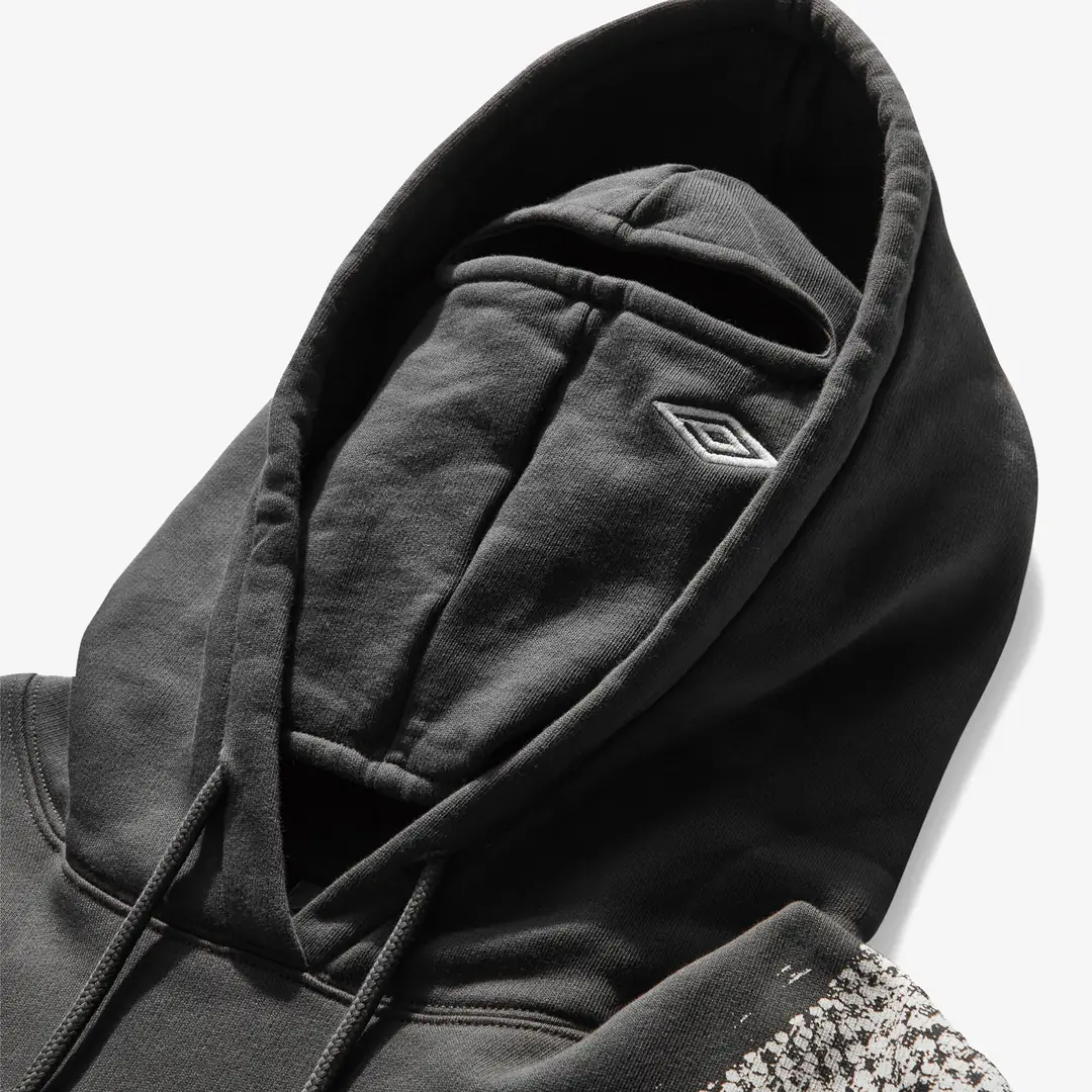 umbro×fekete gathered hoodie vest カーキ ubmw0347fa220-gry0003-d.webp