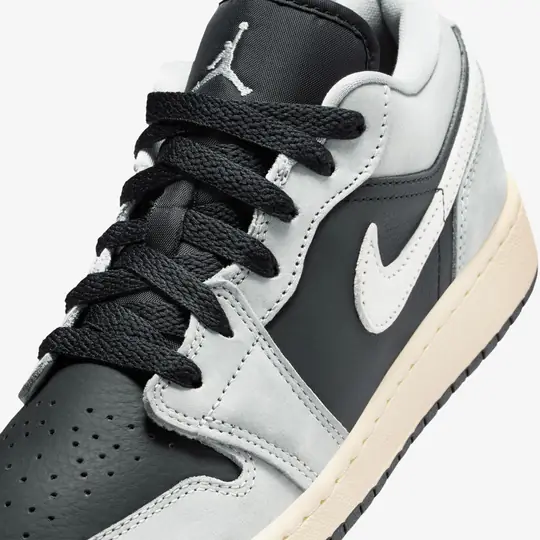 Air Jordan 1 Low SE 'Light Smoke Grey Sail' (GS) - Görsel 7