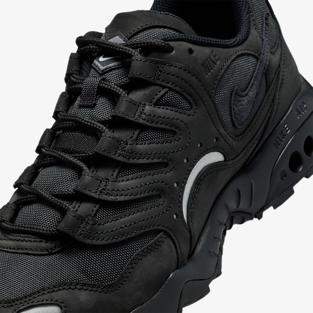 Air Terra Humara 'Triple Black'