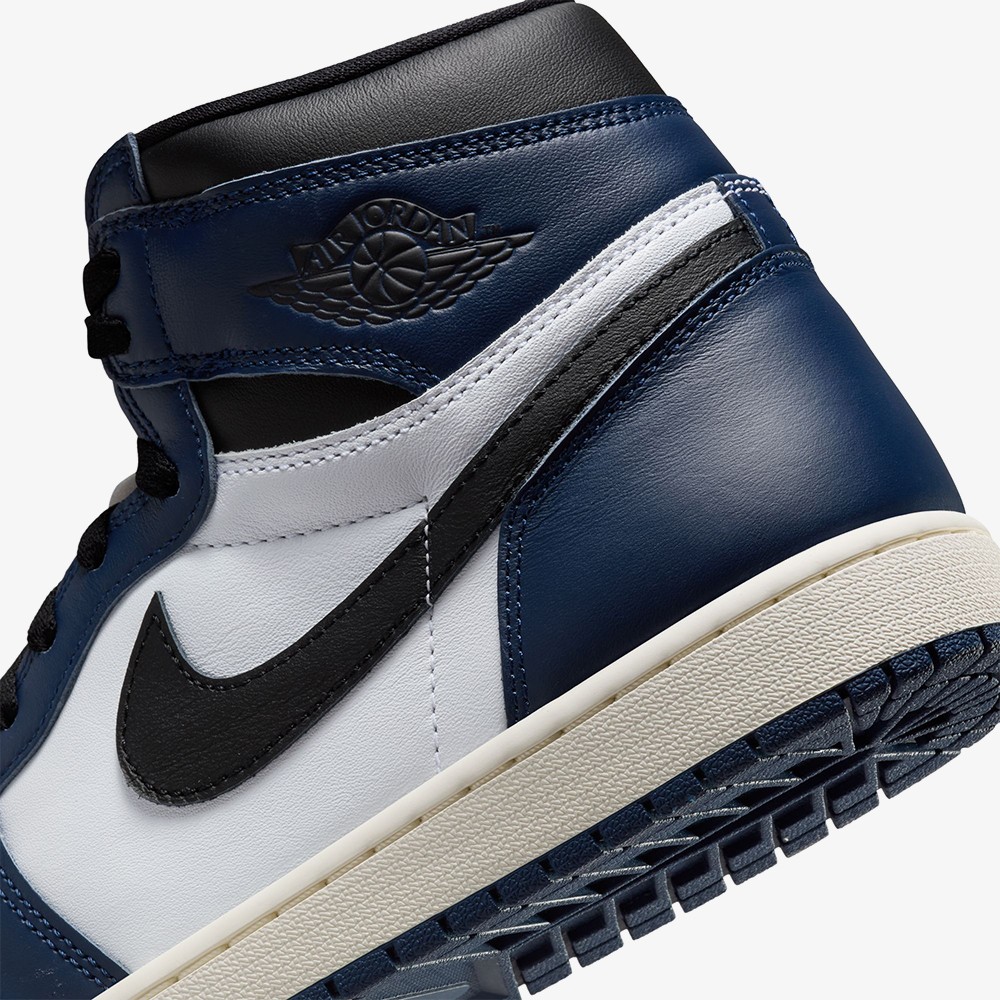 Air Jordan 1 Retro High OG 'Midnight Navy'