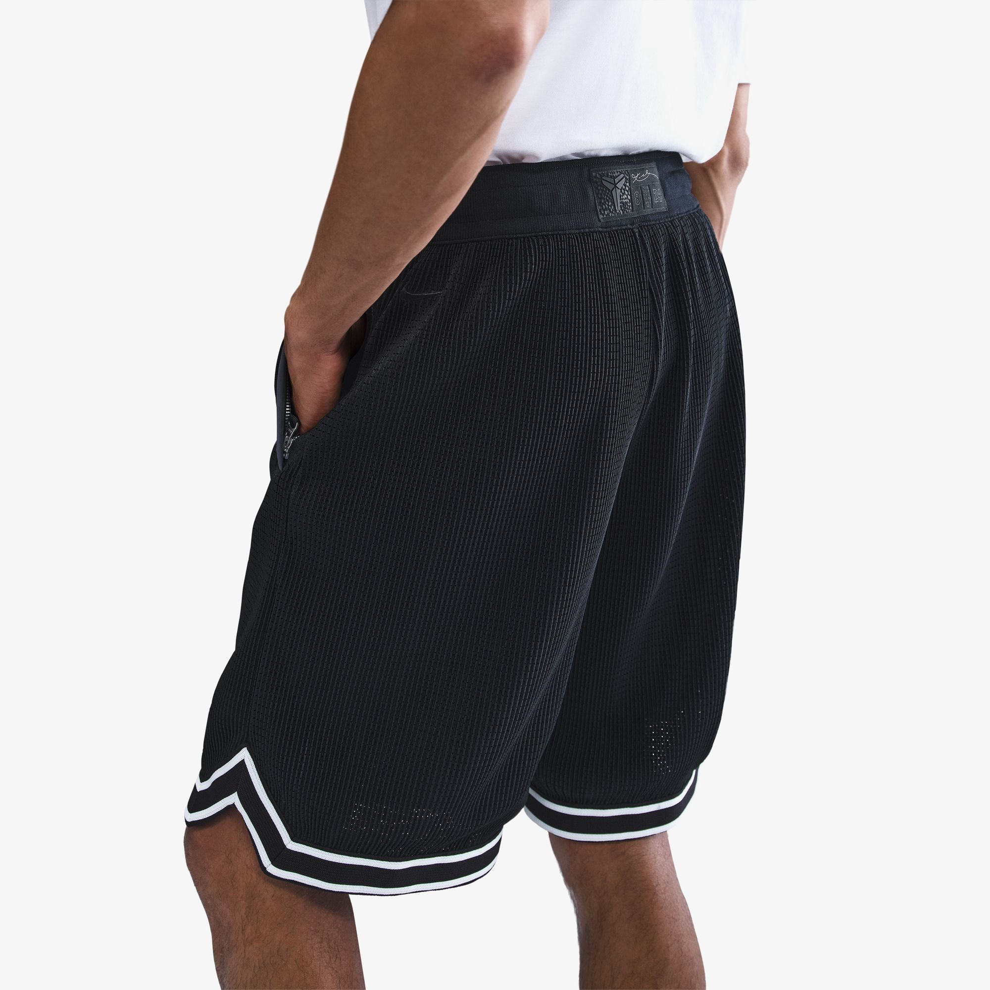 Kobe Pleated 10in Short 'Black'