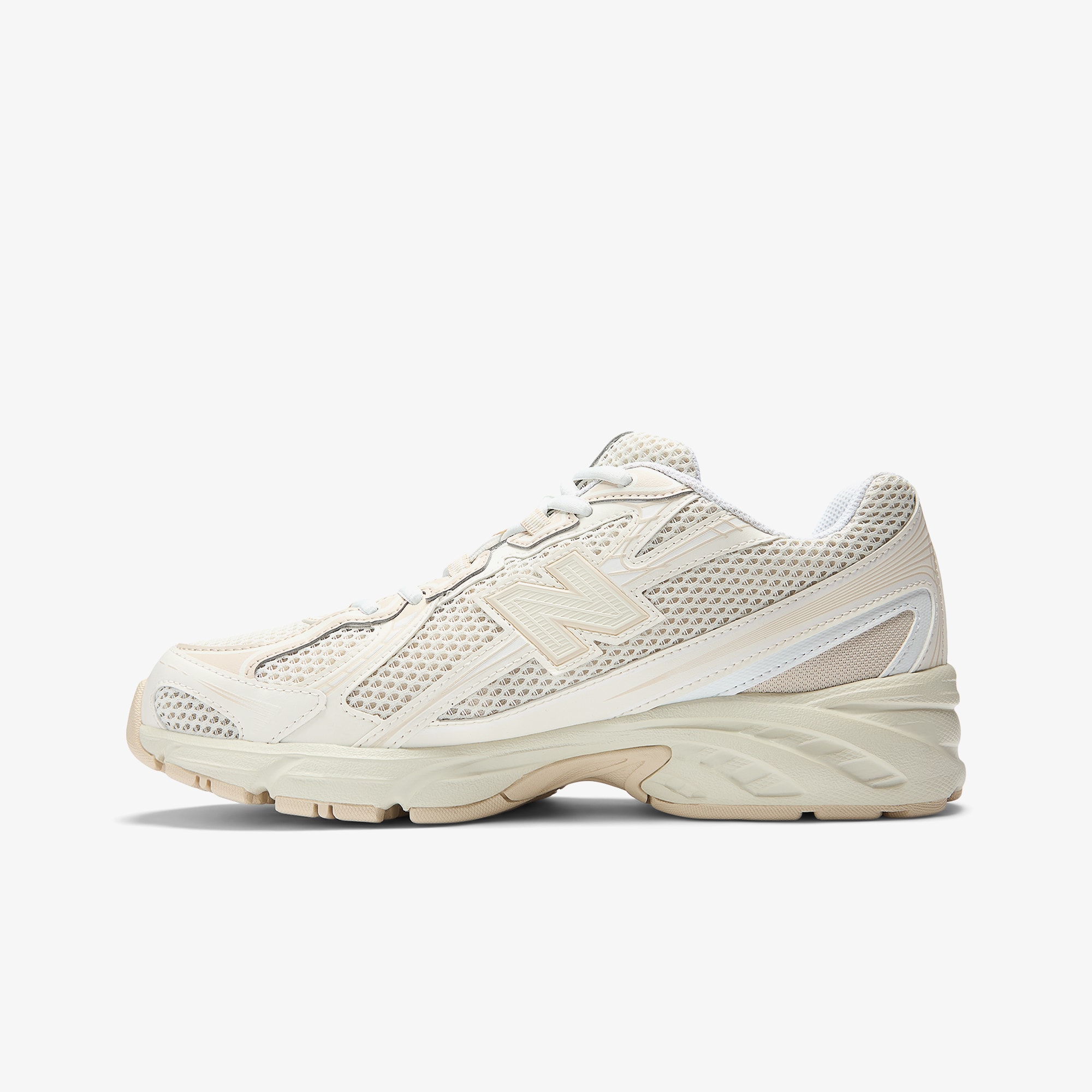 740v2 'Bisque Angora'