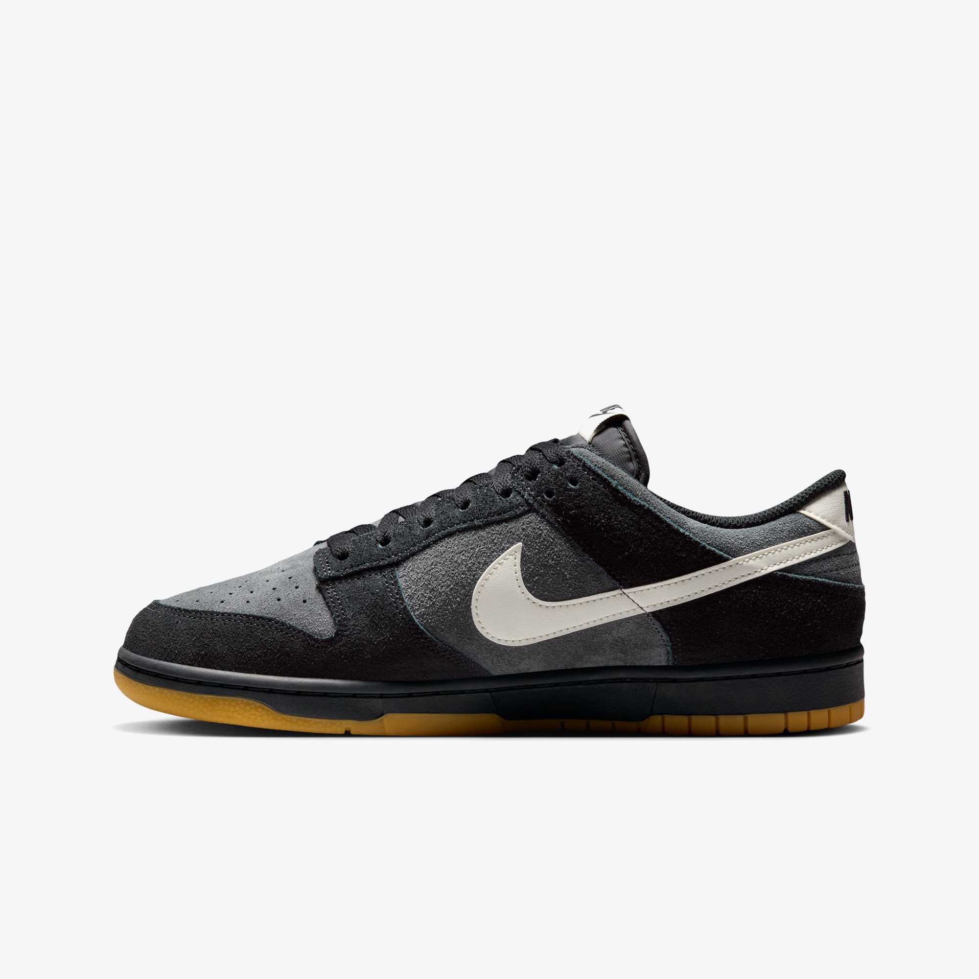 Dunk Low SE 'Black Grey Gum'