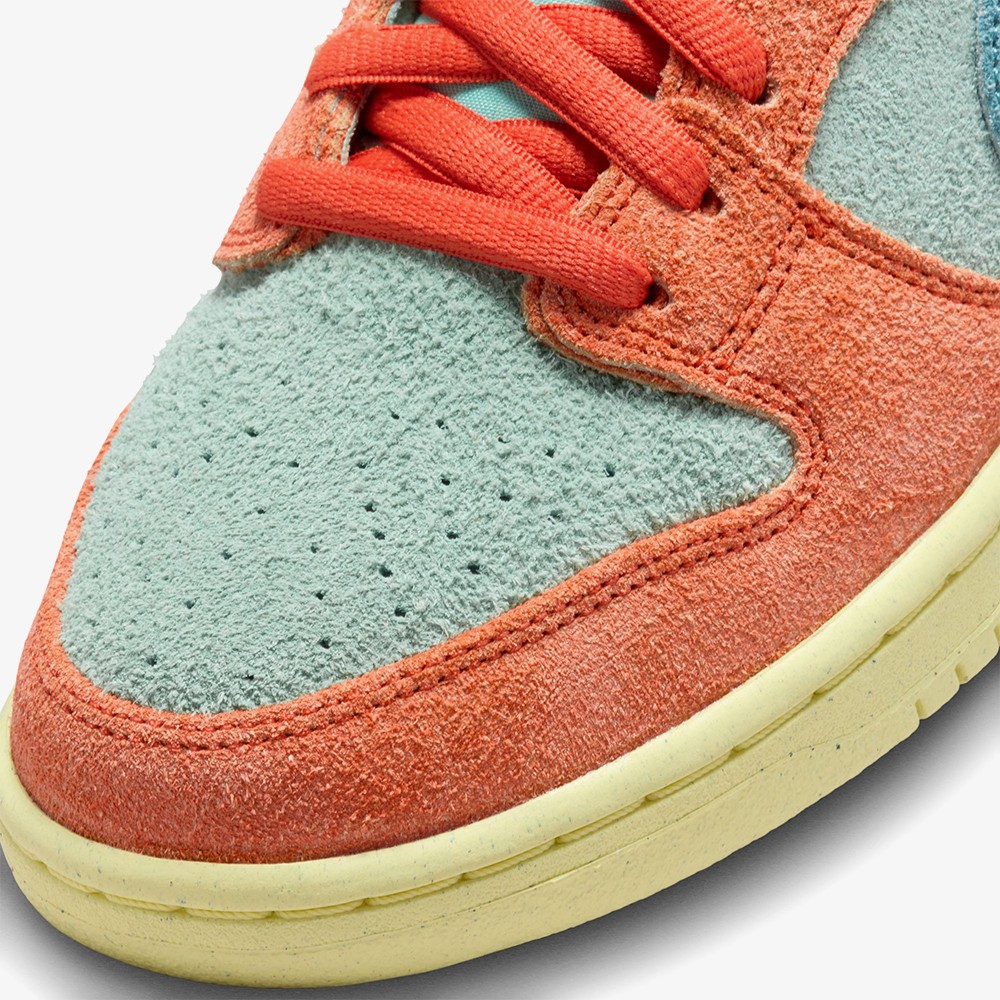 Dunk Low SB 'Orange Emerald Rise'