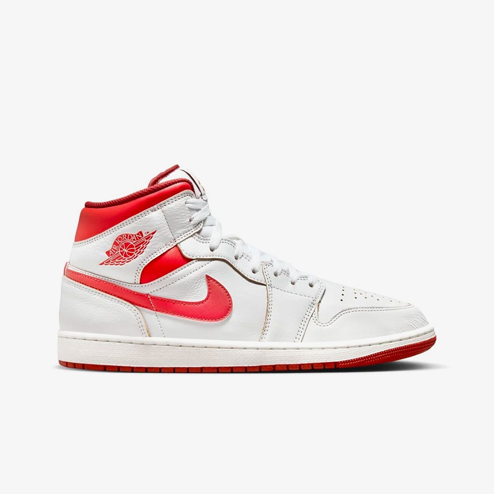 Air Jordan 1 Mid SE 'Dune Red'