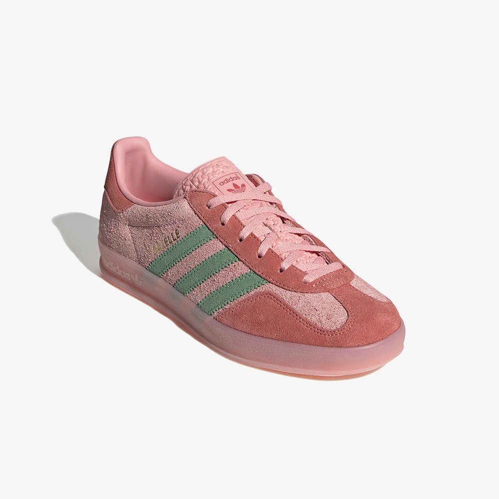 Gazelle Indoor 'Semi Pink Spark'