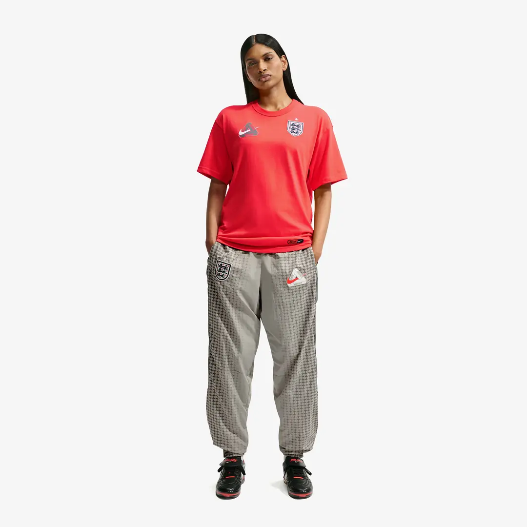 Nike x Palace England T-Shirt 'Crimson' - WUNDER